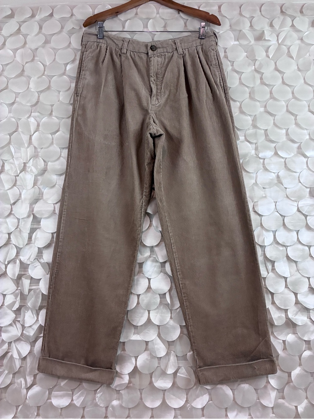 34x32” IZOD Men's Corduroy Pleated Cuffed Pants - Taupe